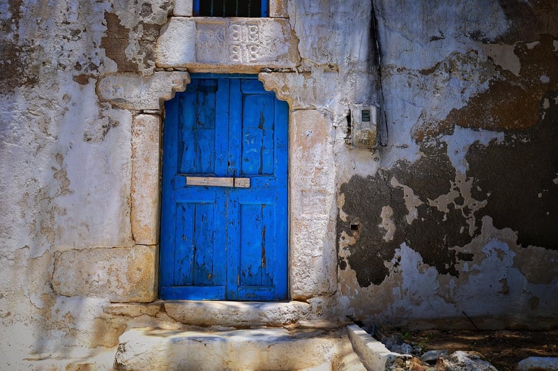 Parallel universe door